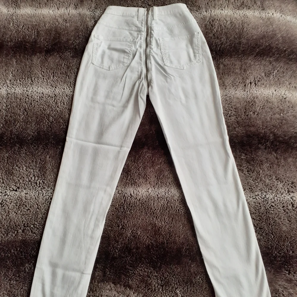 SOLD - Picture 5 of 7